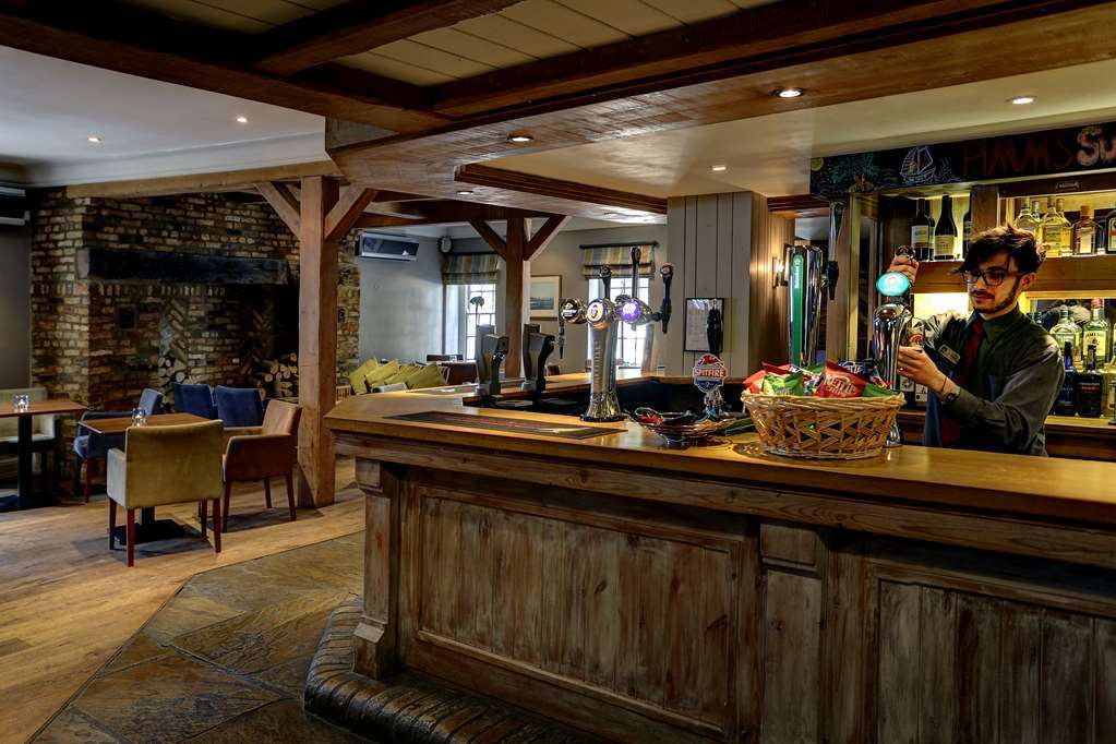 Best Western Ship Hotel Weybridge Extérieur photo